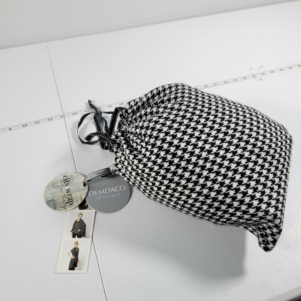 NWT Demdaco Women's City Wrap On The Go Shawl Plaid Black & White